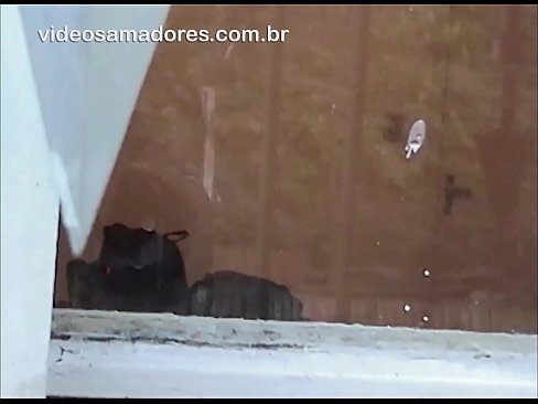 ❤️ Home cachondo mirando á súa moza con outro mozo, gravando un vídeo de carallo sen molestar á parella ️❌ Super porno en % gl.pornpk.ru %